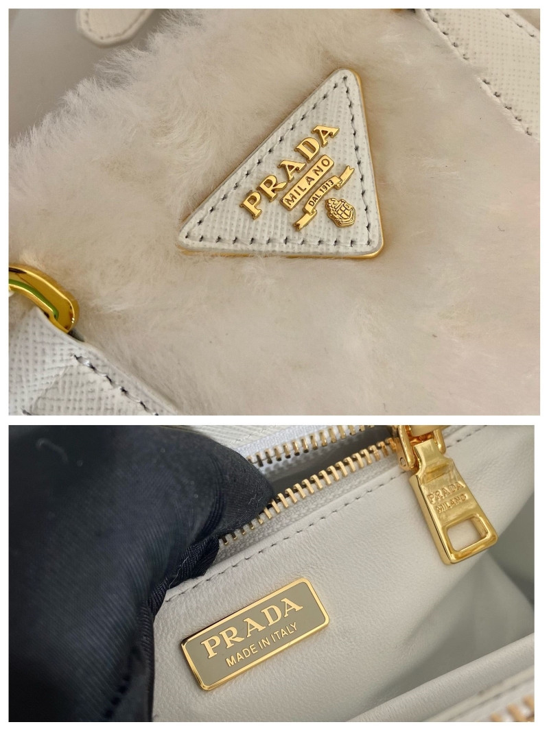 Pra*a tote bags